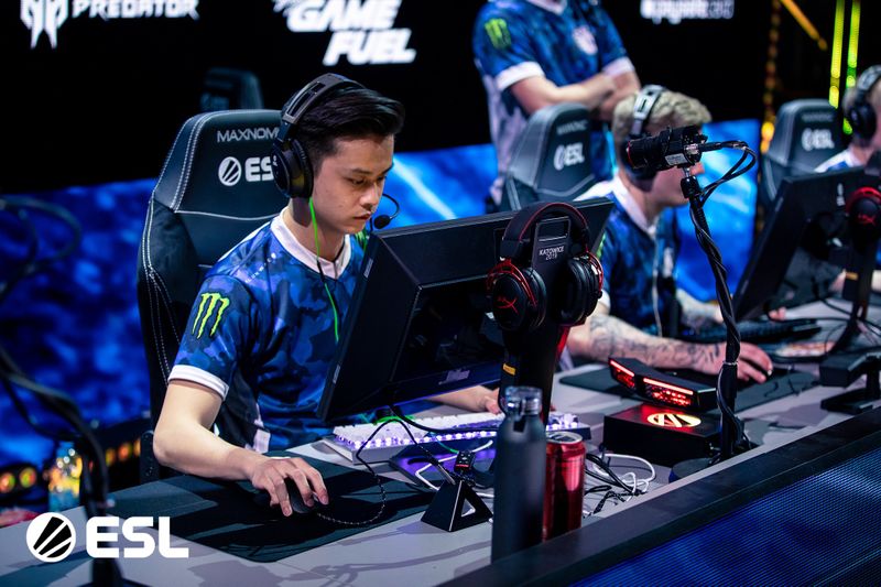 BLG战队逆转强敌，团战制胜晋级季后赛